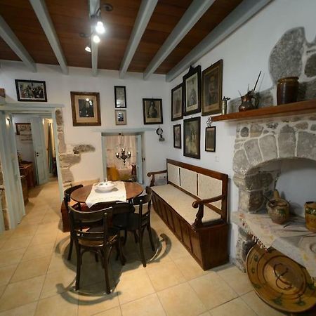 Old Traditional House Mandrákion Esterno foto